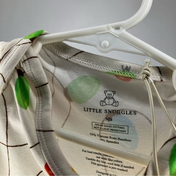 NWT LITTLE SNUGGLES CHARLIE'S PROJECT Christmas Lights Knotted Gown Newborn - Picture 3 of 4